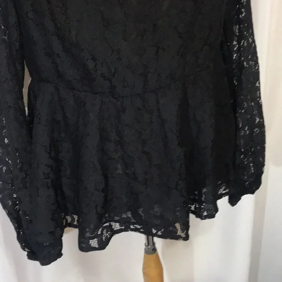 NWT Torrid Peplum Lace Puff Sleeve Top - Picture 5 of 9